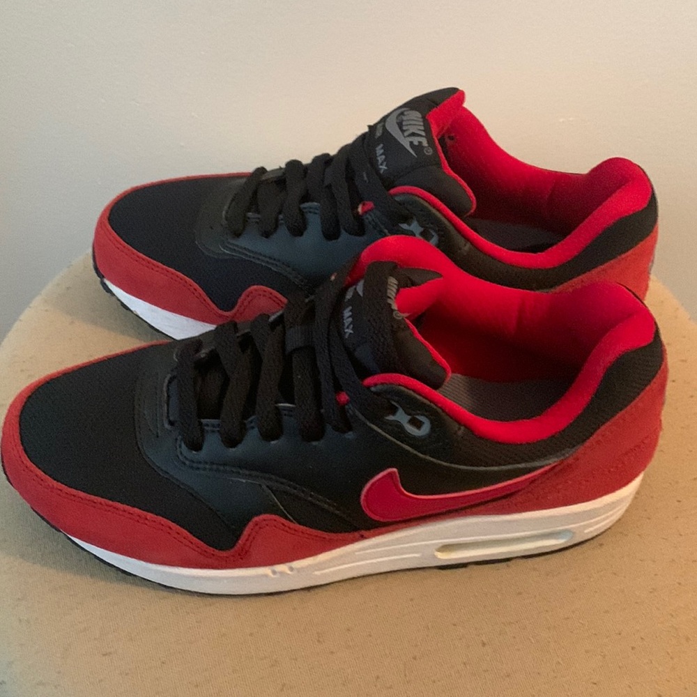 Nike air unisex 6y sneaker